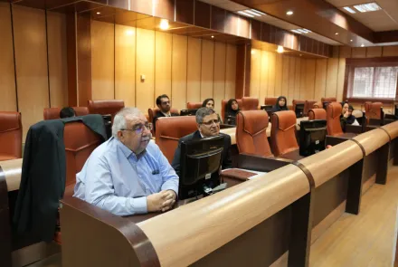 نشست صمیمی رئیس دانشگاه با اساتید پیشکسوت دانشکده دندانپزشکی