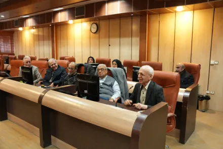 نشست صمیمی رئیس دانشگاه با اساتید پیشکسوت دانشکده دندانپزشکی