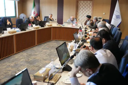 نشست مشترک رئیس دانشگاه و مسئولین شهرستان تیران و کرون  