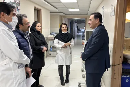عیادت معاون درمان دانشگاه ازمجروحان حمله صهیونیستی ،آمریکایی، مجتمع فولاد مبارکه اصفهان