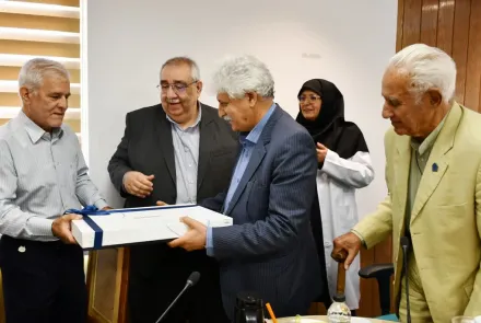 نشست صمیمی رئیس دانشگاه با جمعی از اساتید گروه جراحی مرکز آموزشی درمانی الزهرا (س)