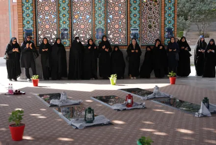 مراسم غبار روبی و عطر افشانی مزار مطهر شهدای گمنام دانشگاه