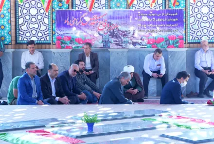 به مناسبت هفته دفاع مقدس، آیین غبارروبی و عطرافشانی مزار شهدای گمنام دانشگاه 